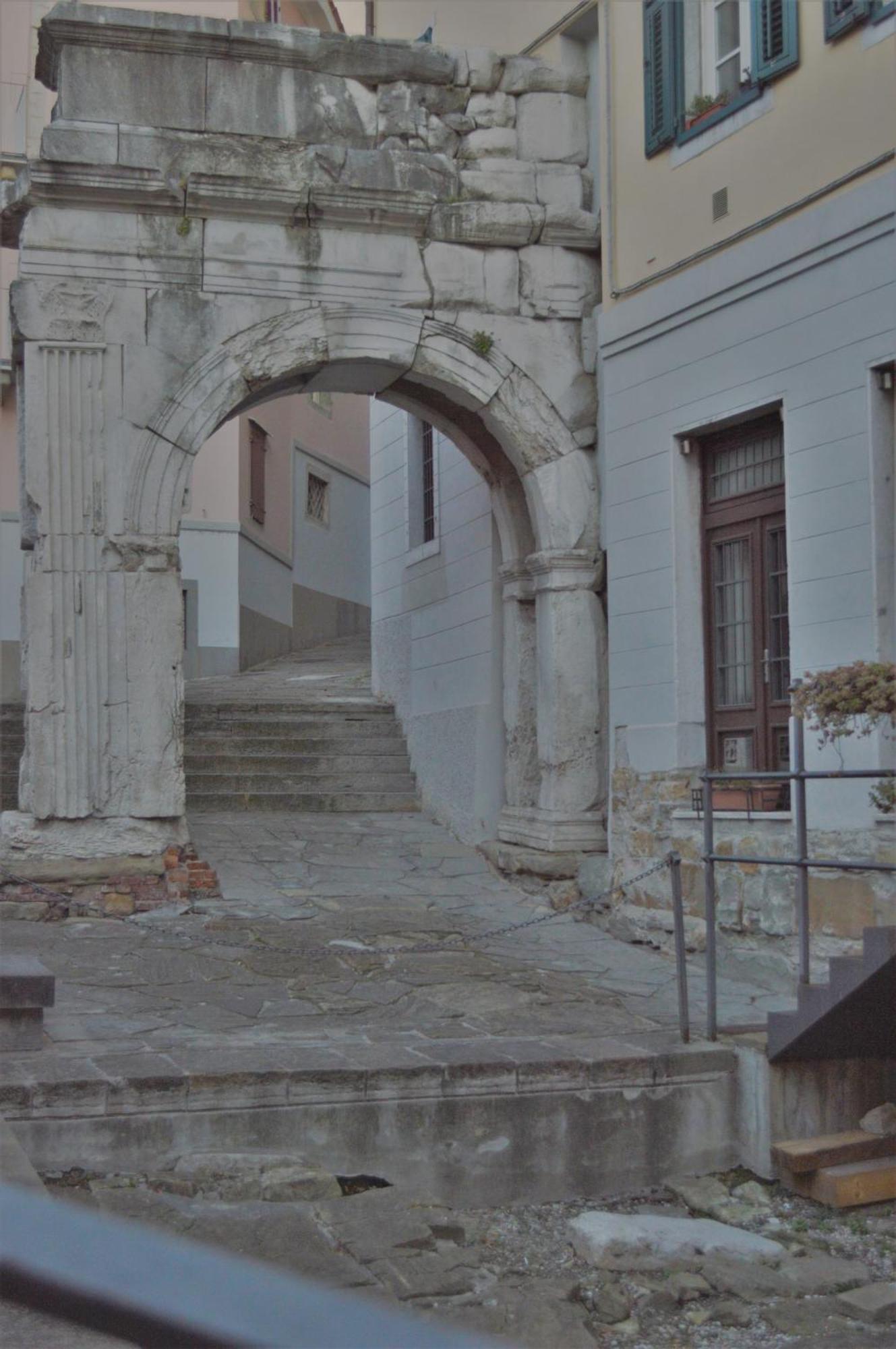 Casa Vacanze Desiderio Trieste Bagian luar foto