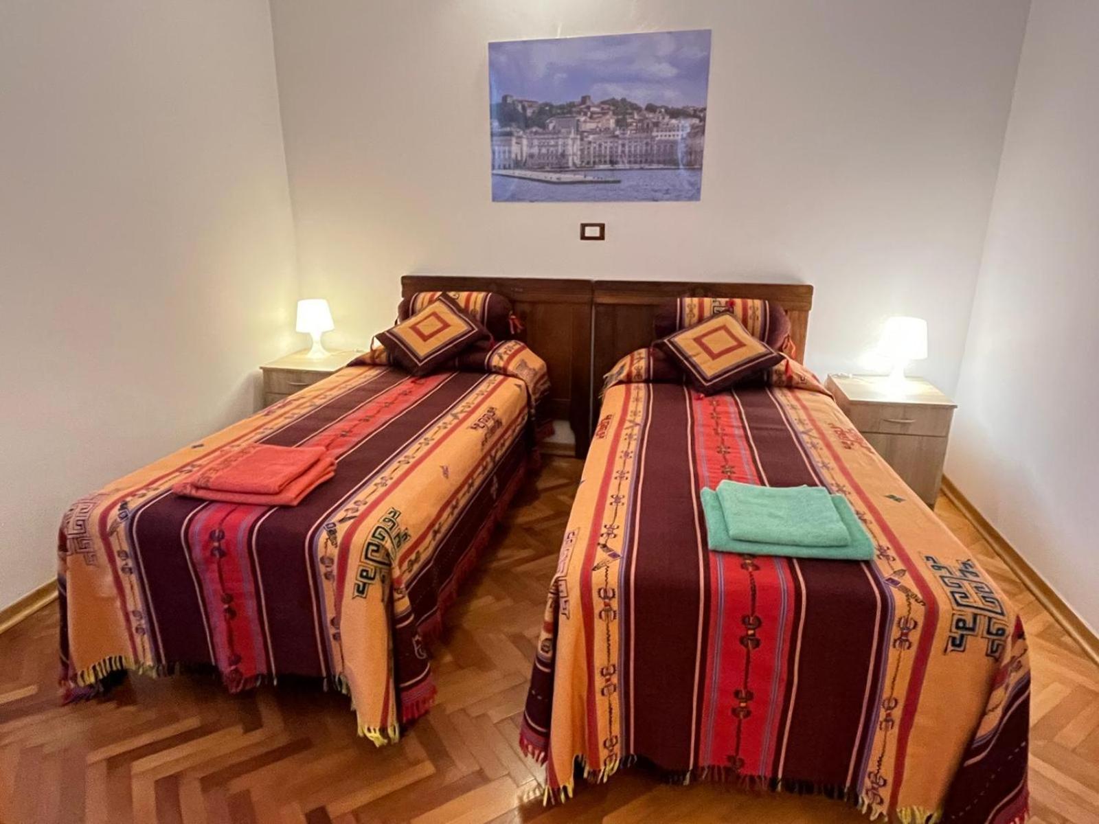 Casa Vacanze Desiderio Trieste Bagian luar foto